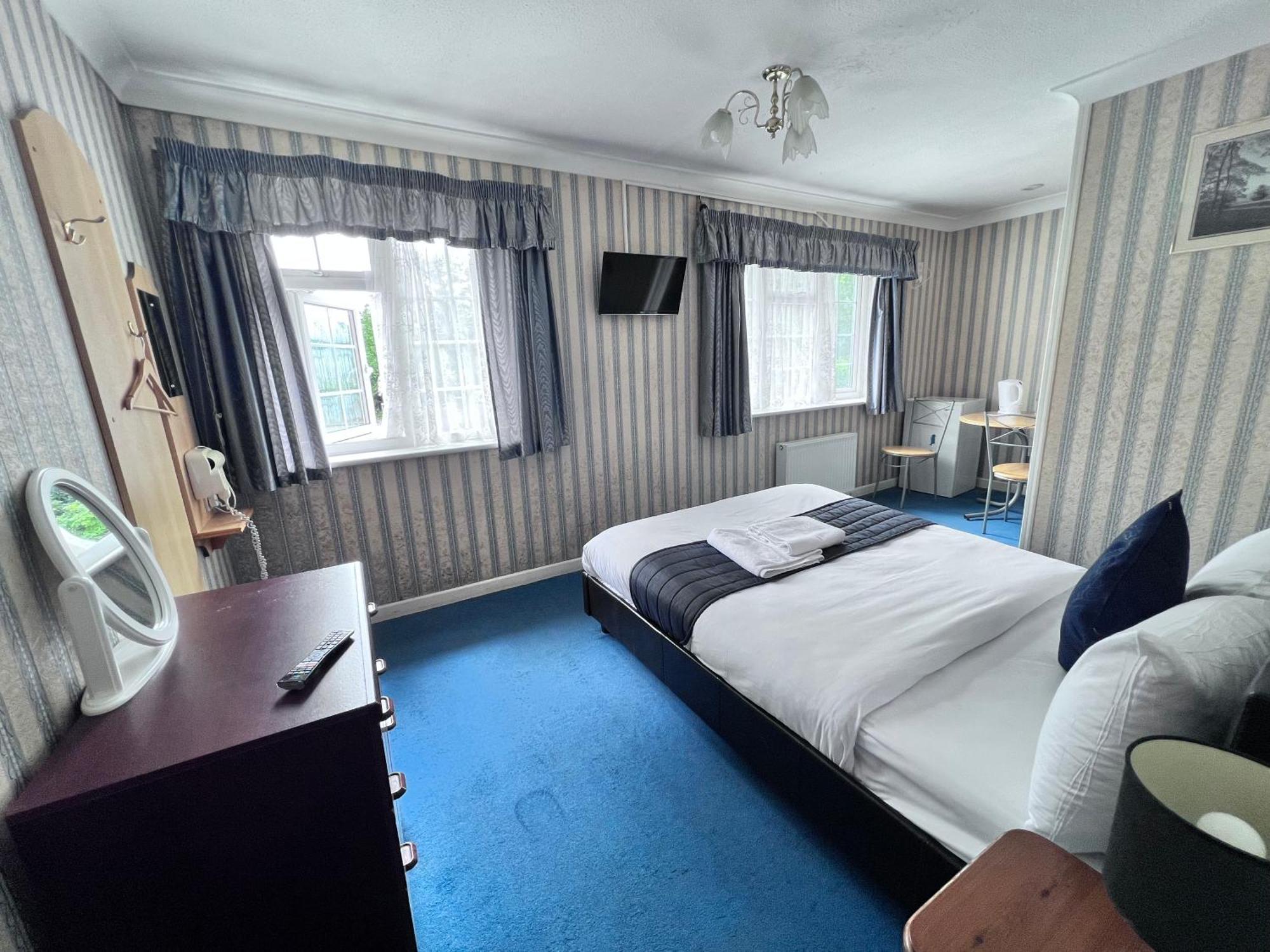 All Seasons Gatwick Guest House & Parking Horley Buitenkant foto