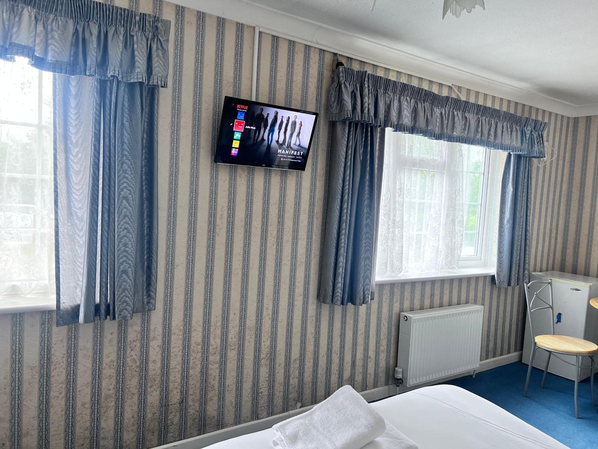 All Seasons Gatwick Guest House & Parking Horley Buitenkant foto