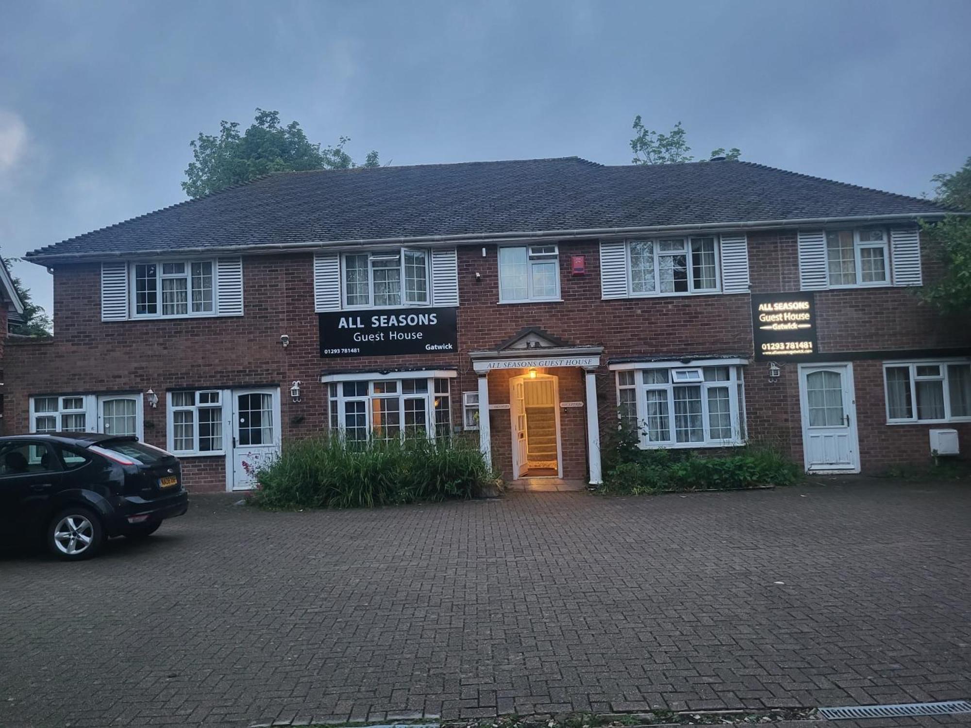 All Seasons Gatwick Guest House & Parking Horley Buitenkant foto