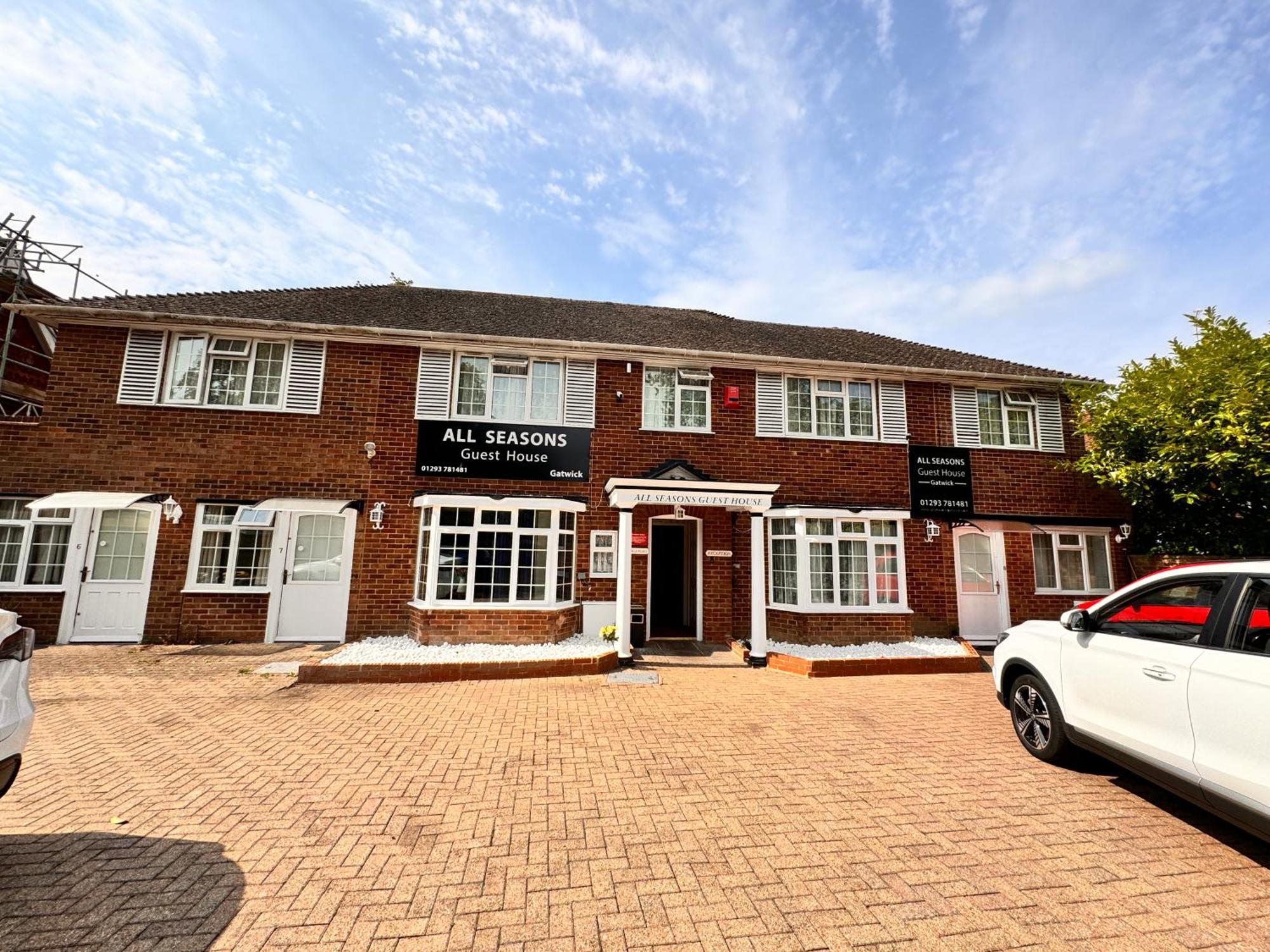 All Seasons Gatwick Guest House & Parking Horley Buitenkant foto