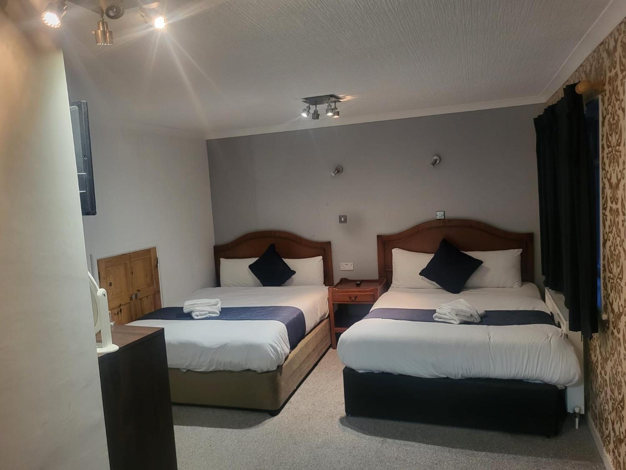 All Seasons Gatwick Guest House & Parking Horley Buitenkant foto