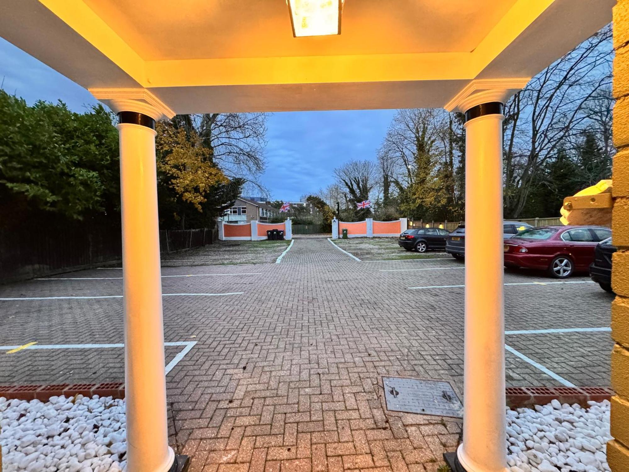 All Seasons Gatwick Guest House & Parking Horley Buitenkant foto